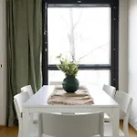 2ndhomes Spacious & 3br With Sauna & Balcony Apartamento *