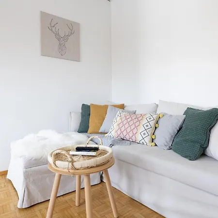 2ndhomes Spacious & 3br With Sauna & Balcony Daire